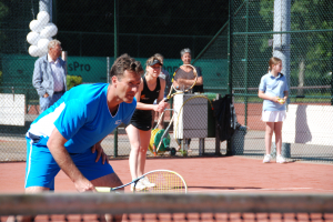 Bij het 120-jarig jubileum verzorgde Jacco Eltingh een tennisclinic. Voor het 125-jarig bestaan is Martin Verkerk gecontracteerd.