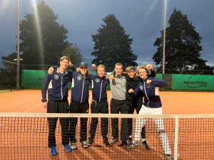 Bequick heren 1, met v.l.n.r. Peter Holleman, Raymond Wendel, Stefan de Gier, Robbert Jan ’t Hoen, Micha van Leeuwen en Joeri van Tongeren. Bequick heren 1, met v.l.n.r. Peter Holleman, Raymond Wendel, Stefan de Gier, Robbert Jan ’t Hoen, Micha van Leeuwen en Joeri van Tongeren.